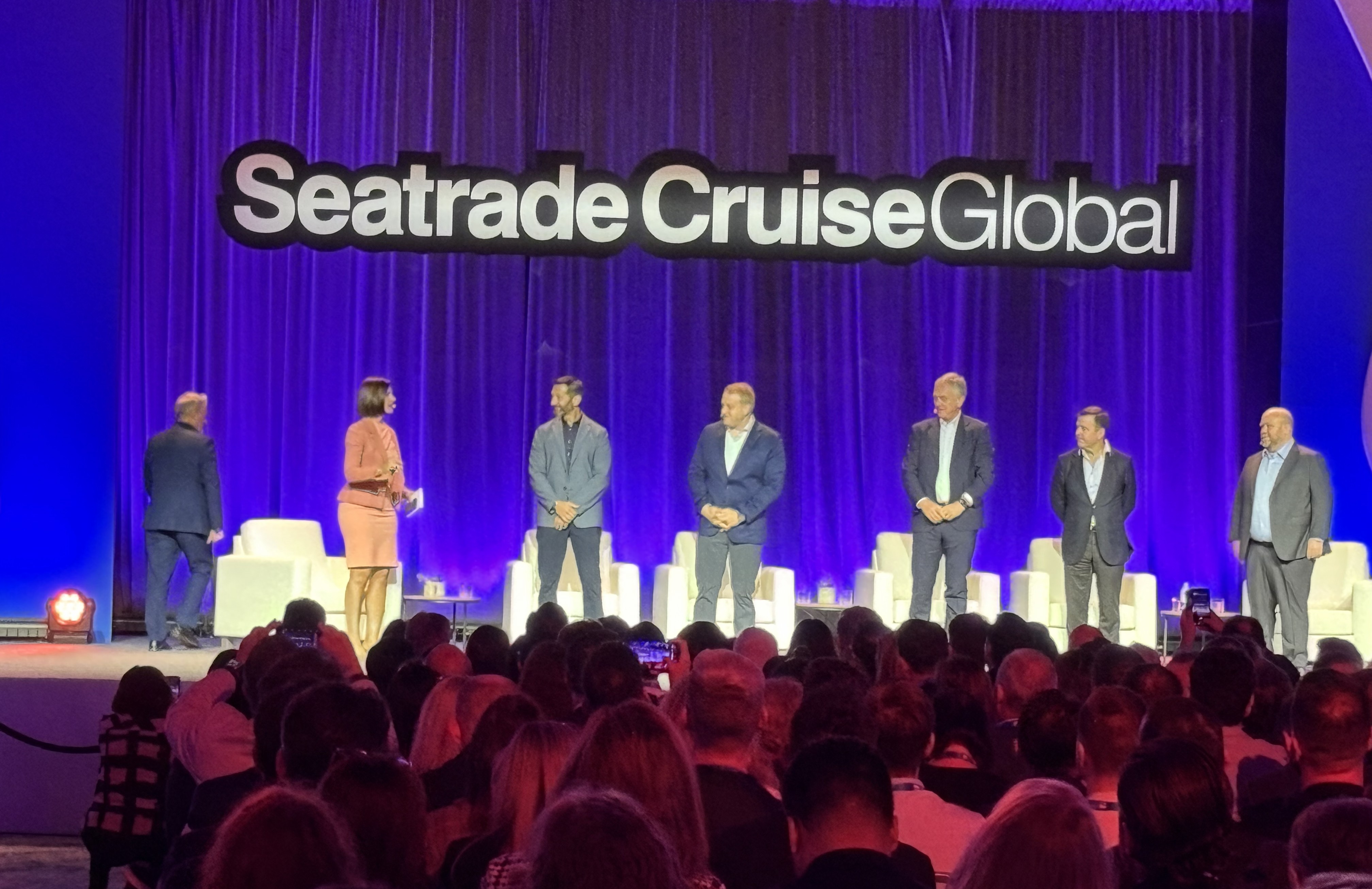 Cruise industry executives